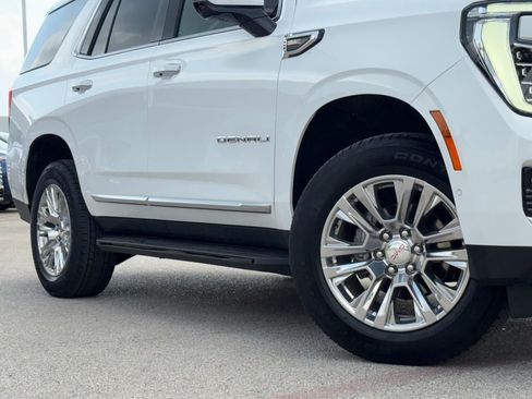 Used 2025 GMC Yukon Denali AWD/4WD image 2