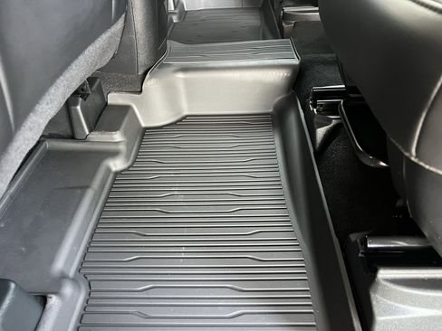 Used 2023 Ford Explorer XLT w/ Equipment Group 202A image 22