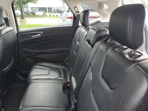 Used 2019 Ford Edge Titanium w/ Equipment Group 301A AWD/4WD image 24