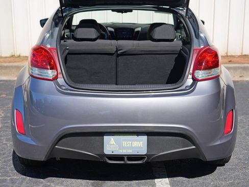 Used 2012 Hyundai Veloster FWD image 9