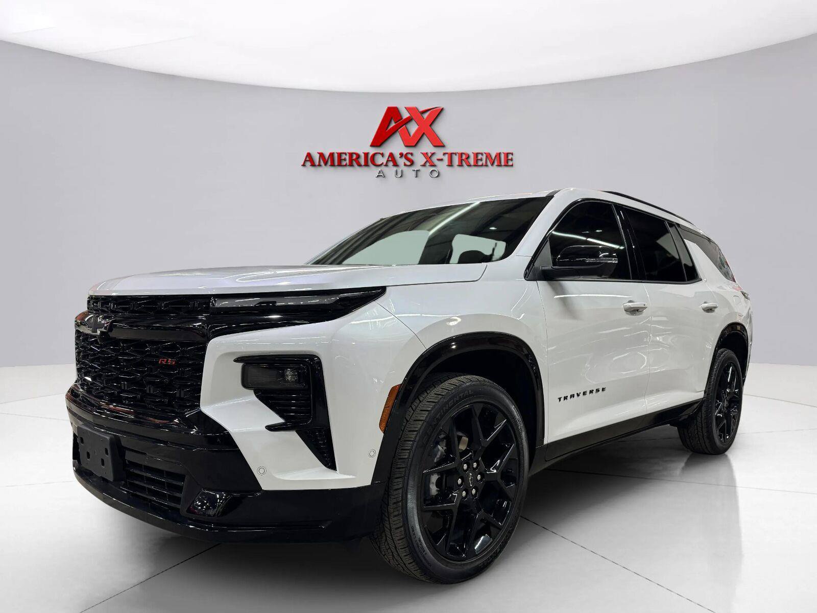 Used 2024 Chevrolet Traverse RS AWD/4WD image 2