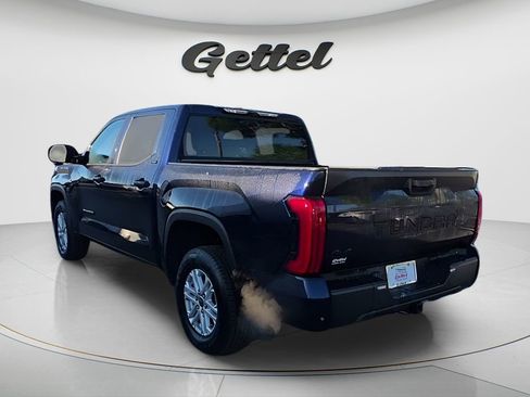 Used 2022 Toyota Tundra SR5 w/ SR5 Convenience Package image 3