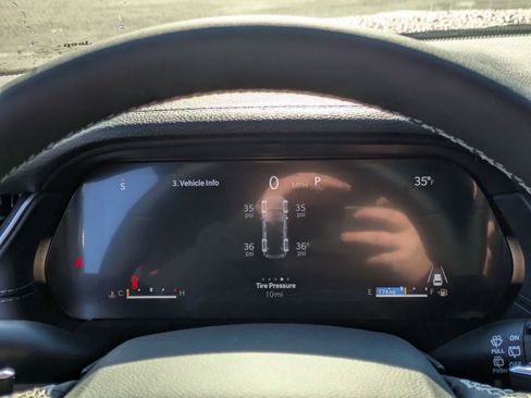 New 2025 Jeep Grand Cherokee Limited image 18