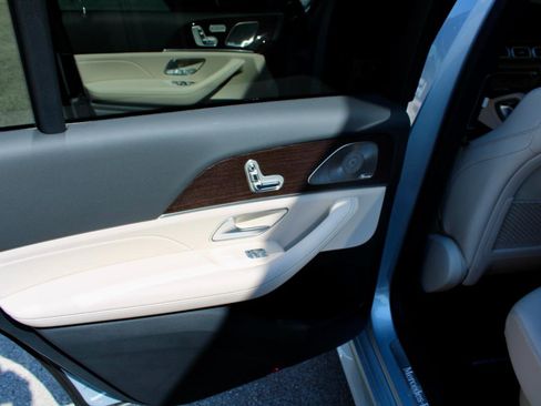 Used 2026 Mercedes-Benz GLS 450 4MATIC image 13