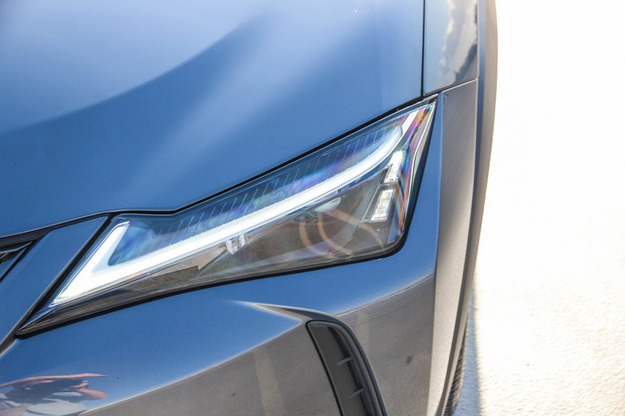 Used 2025 Lexus UX 300h FWD image 9