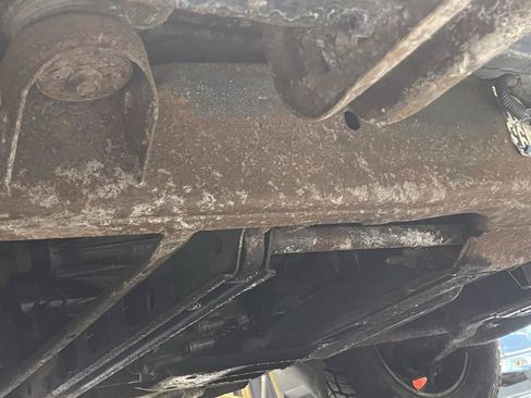 Used 2002 Chevrolet Avalanche 1500 4dr 4WD Crew Cab SB w/ Off-Road Suspension Pkg image 26