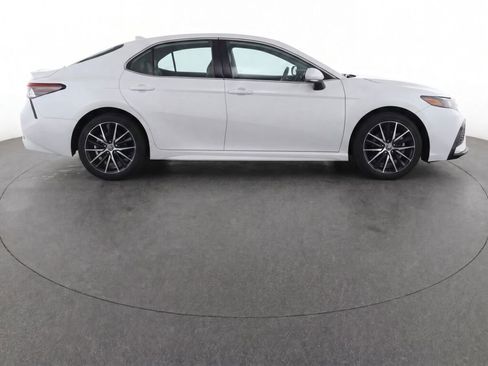 Used 2023 Toyota Camry SE AWD/4WD image 8