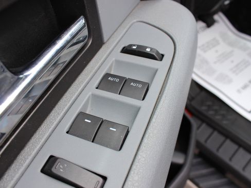 Used 2014 Ford F150 XLT w/ Equipment Group 302A Luxury image 15