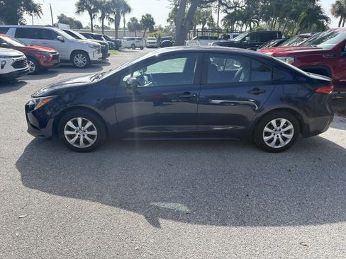Used 2022 Toyota Corolla LE FWD image 4