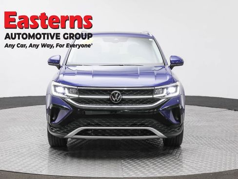 Used 2022 Volkswagen Taos SEL image 2