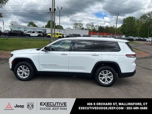 Used 2023 Jeep Grand Cherokee L Limited AWD/4WD image 6