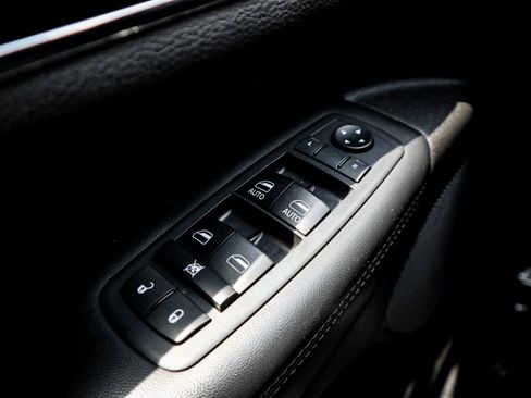 Used 2018 Jeep Grand Cherokee Limited AWD/4WD image 15