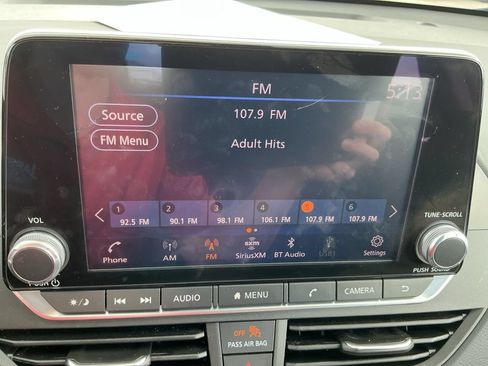 Used 2021 Nissan Altima 2.5 SR FWD image 17