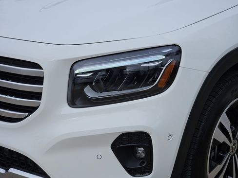 Used 2025 Mercedes-Benz GLB 250 image 9