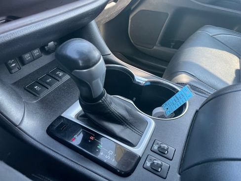 Used 2017 Toyota Highlander XLE AWD/4WD image 15