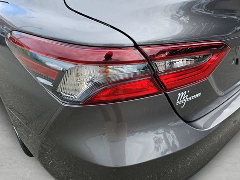 Used 2022 Toyota Camry LE FWD image 20