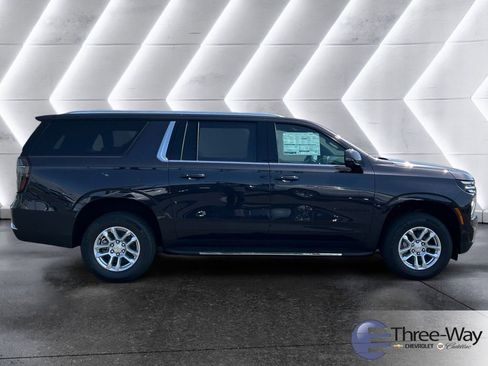 New 2026 Chevrolet Suburban LT w/ Comfort Package RWD image 6