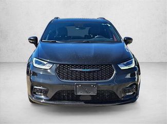 Used 2021 Chrysler Pacifica Limited w/ Uconnect Theater Family Group video 2