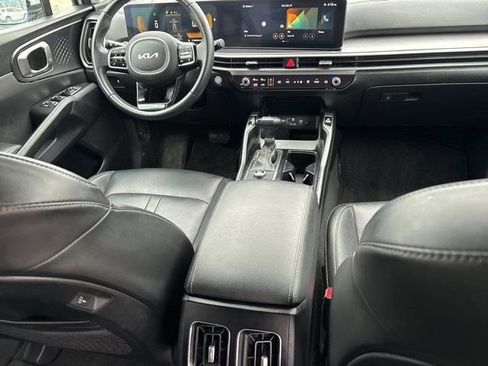 Used 2024 Kia Sorento S image 40
