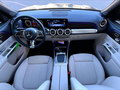 New 2026 Mercedes-Benz GLB 250 4MATIC image 5