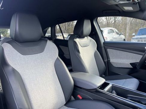 Used 2023 Volkswagen ID.4 Pro image 26