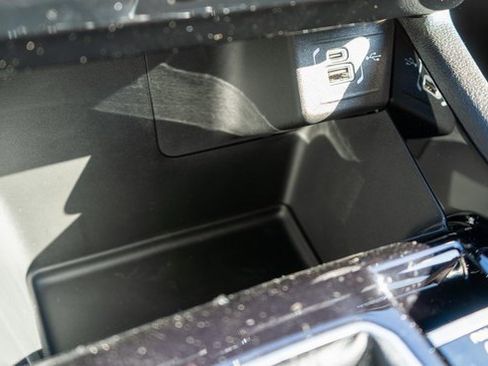 New 2026 Jeep Compass Limited image 24