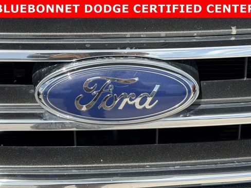 Used 2016 Ford Expedition XLT RWD image 5