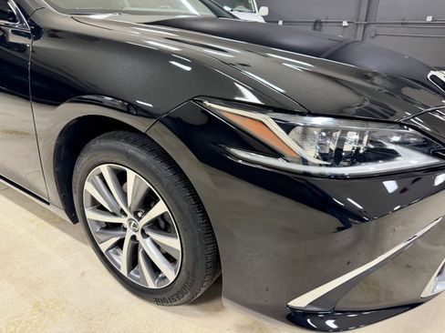 Used 2019 Lexus ES 350 Ultra Luxury w/ Premium Package image 17