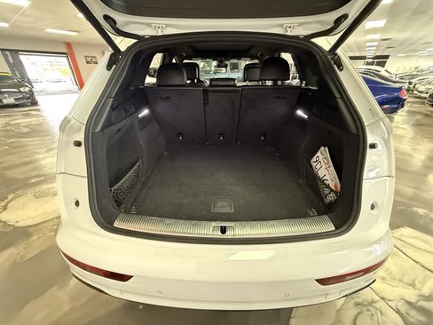 Used 2019 Audi SQ5 Premium Plus w/ Premium Plus Package image 19