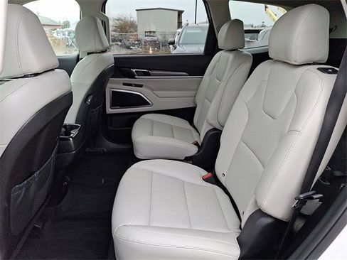 Used 2022 Kia Telluride S image 10