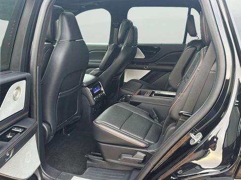 Used 2025 Lincoln Aviator Black Label w/ Jet Appearance Package image 12