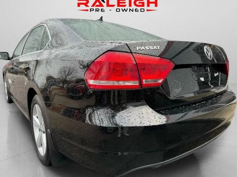 Used 2014 Volkswagen Passat 1.8T SE image 2