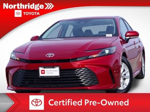Certified 2025 Toyota Camry LE image 1