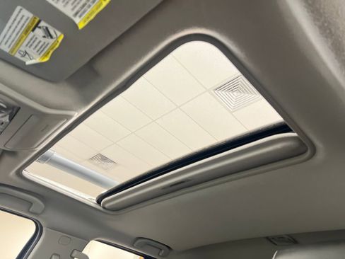 Used 2020 Nissan Frontier PRO-4X w/ Pro-4x Utility Package image 22