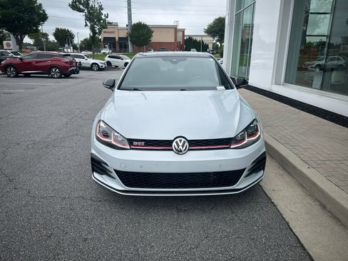 Used 2021 Volkswagen GTI Autobahn FWD image 3