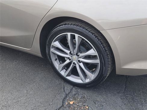 Used 2024 Chevrolet Malibu LT image 18