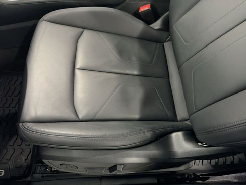 Used 2025 Audi Q3 2.0T Premium w/ Convenience Package image 14