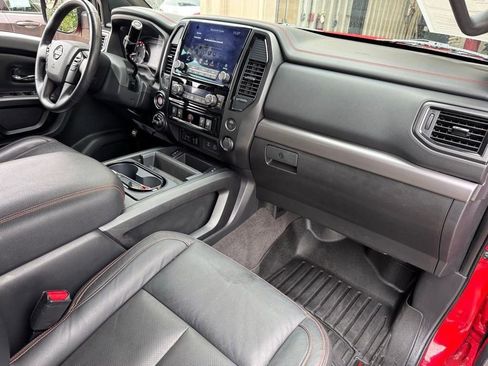 Used 2021 Nissan Titan PRO-4X w/ Pro-4x Convenience Package AWD/4WD image 16