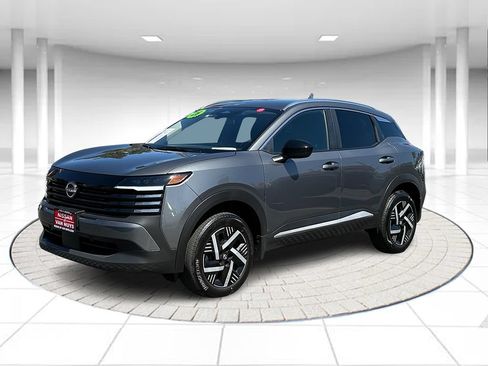 Used 2026 Nissan Kicks SV FWD image 1