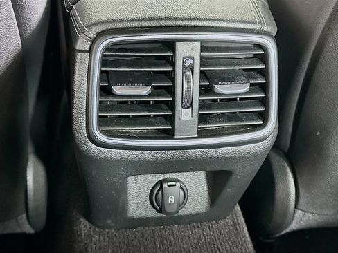 Certified 2023 Genesis G70 2.0T RWD image 12