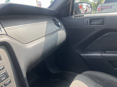 Used 2013 Ford Mustang GT RWD image 29