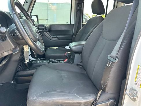 Used 2018 Jeep Wrangler Unlimited Sport S AWD/4WD image 12