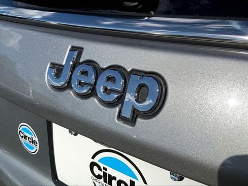 Certified 2022 Jeep Compass Latitude w/ Convenience Group image 29