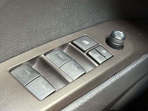 Used 2023 Toyota Camry SE FWD image 29