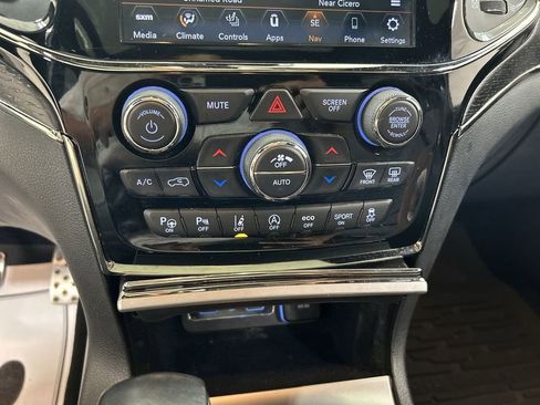 Used 2020 Jeep Grand Cherokee High Altitude AWD/4WD image 17