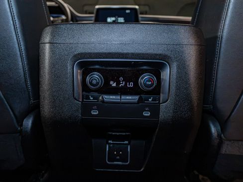 Used 2024 Chevrolet Suburban RST w/ Luxury Package AWD/4WD image 31
