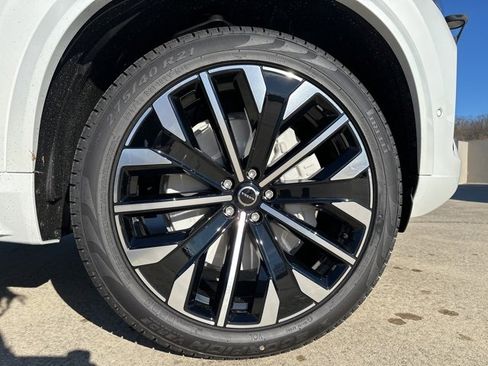 New 2026 Volvo XC90 B6 Ultra image 9