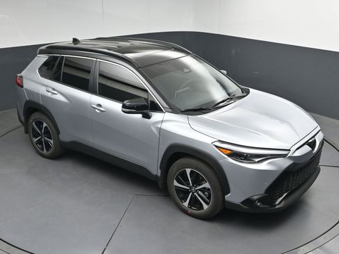 Used 2025 Toyota Corolla Cross AWD Hybrid w/ Convenience Package image 32