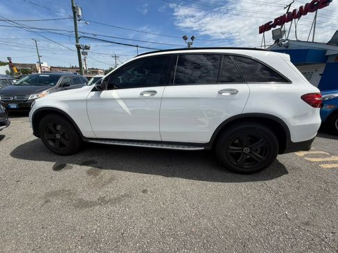 Used 2017 Mercedes-Benz GLC 300 4MATIC image 6