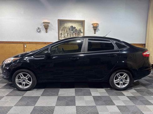 Used 2019 Ford Fiesta SE image 2